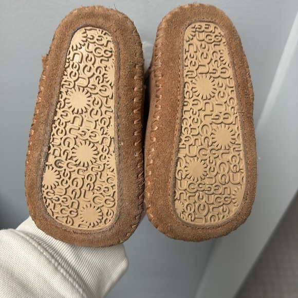 Baby Ugg Classic Boots - Picture 3 of 3